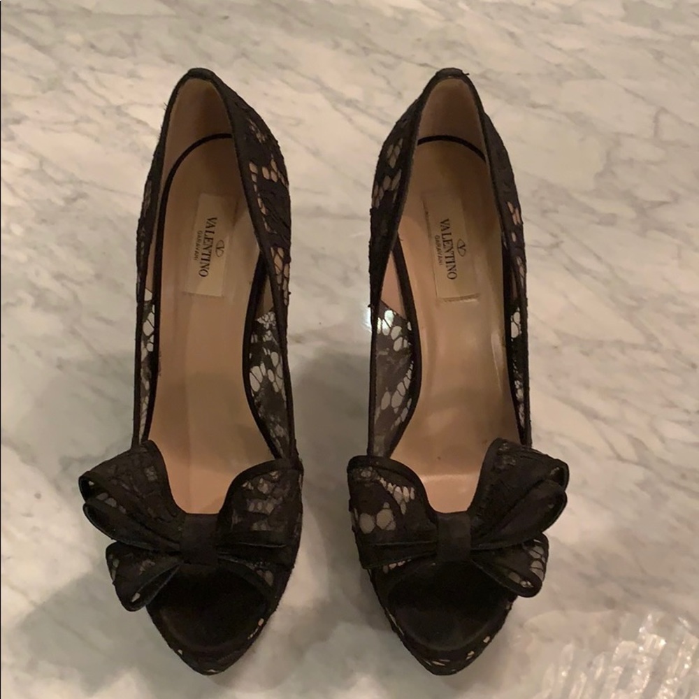 Lace bow Valentino heels